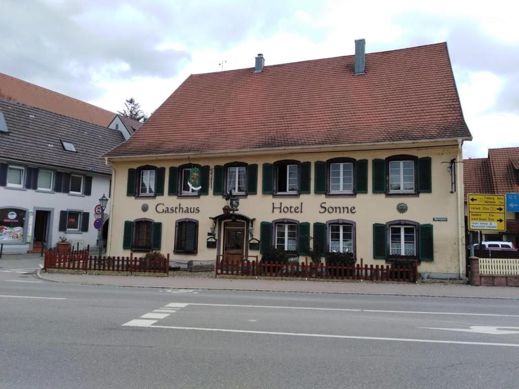 Gasthaus Sonne Шлинген Екстериор снимка